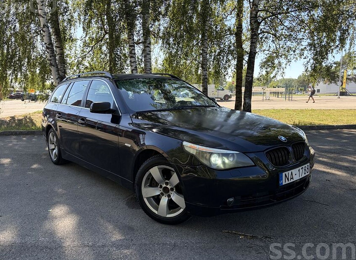 BMW 530 — foto 2