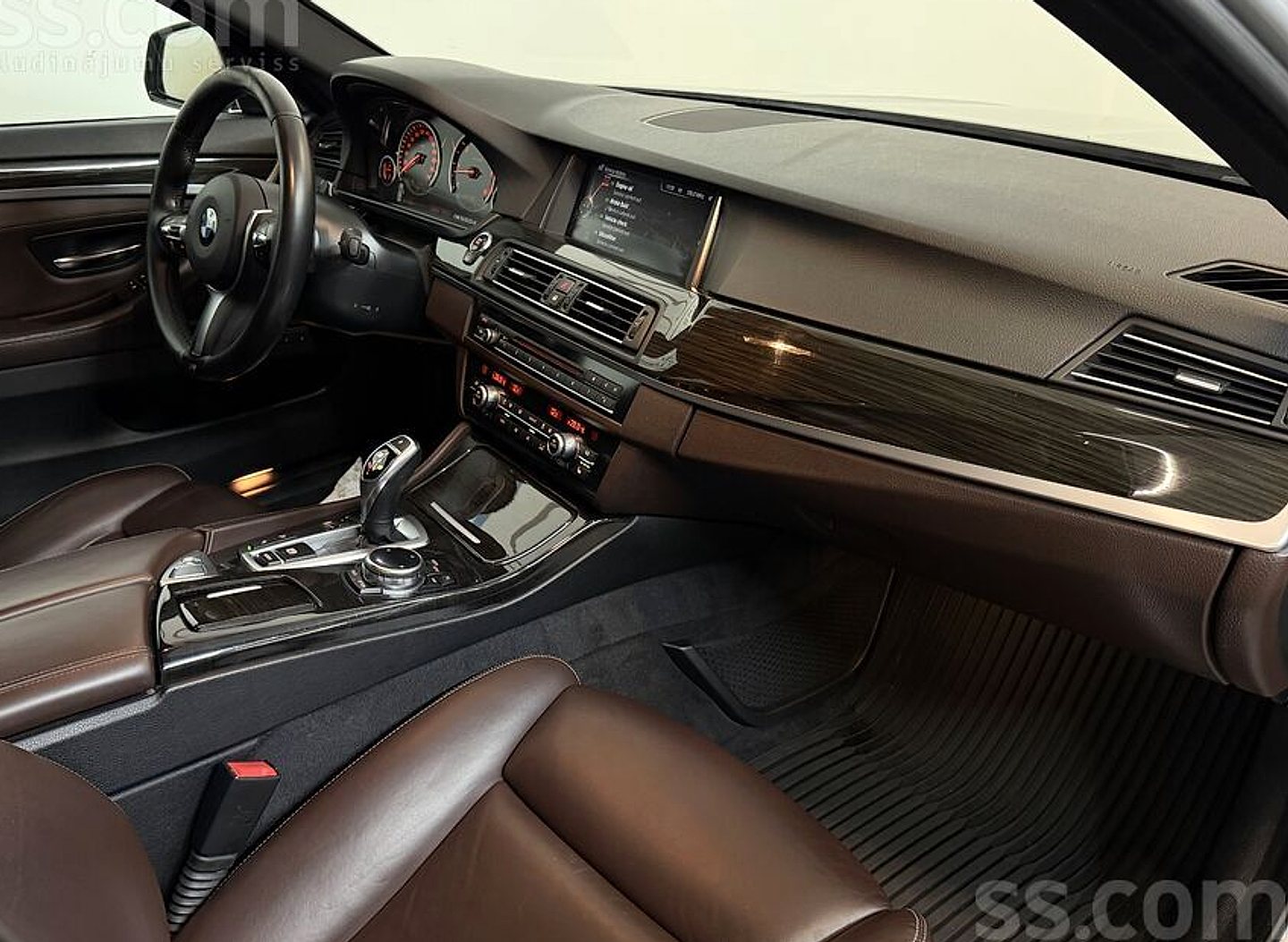 BMW 550 — foto 6
