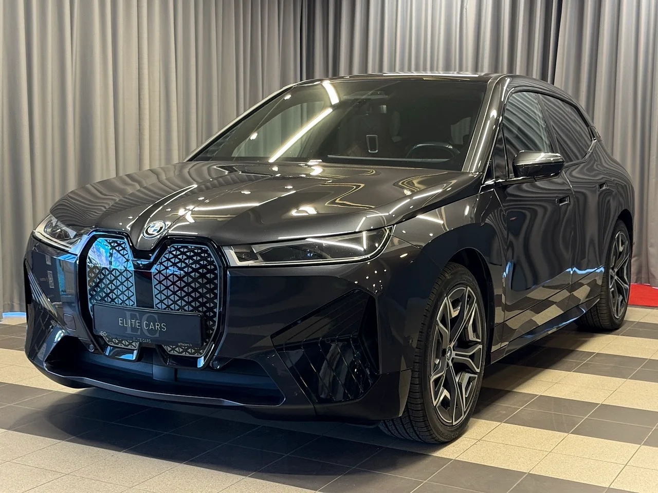 BMW IX, 2021. gads