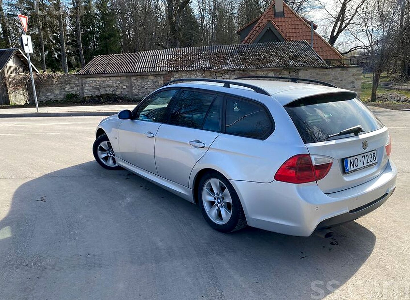 BMW 320 — foto 3