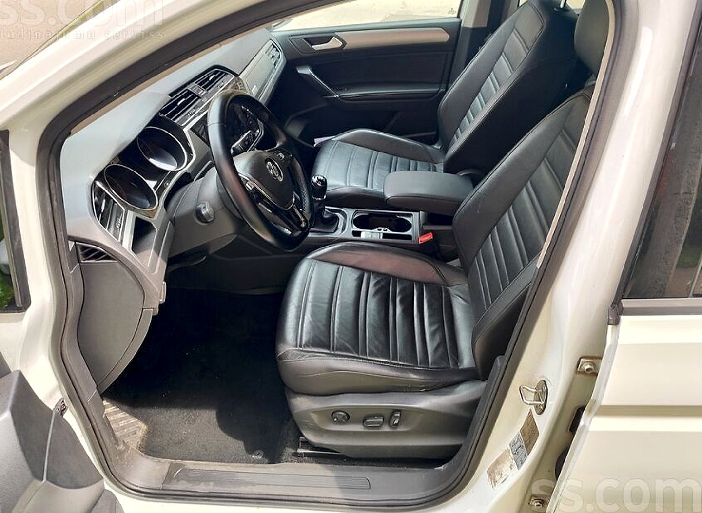 Volkswagen Touran — foto 2