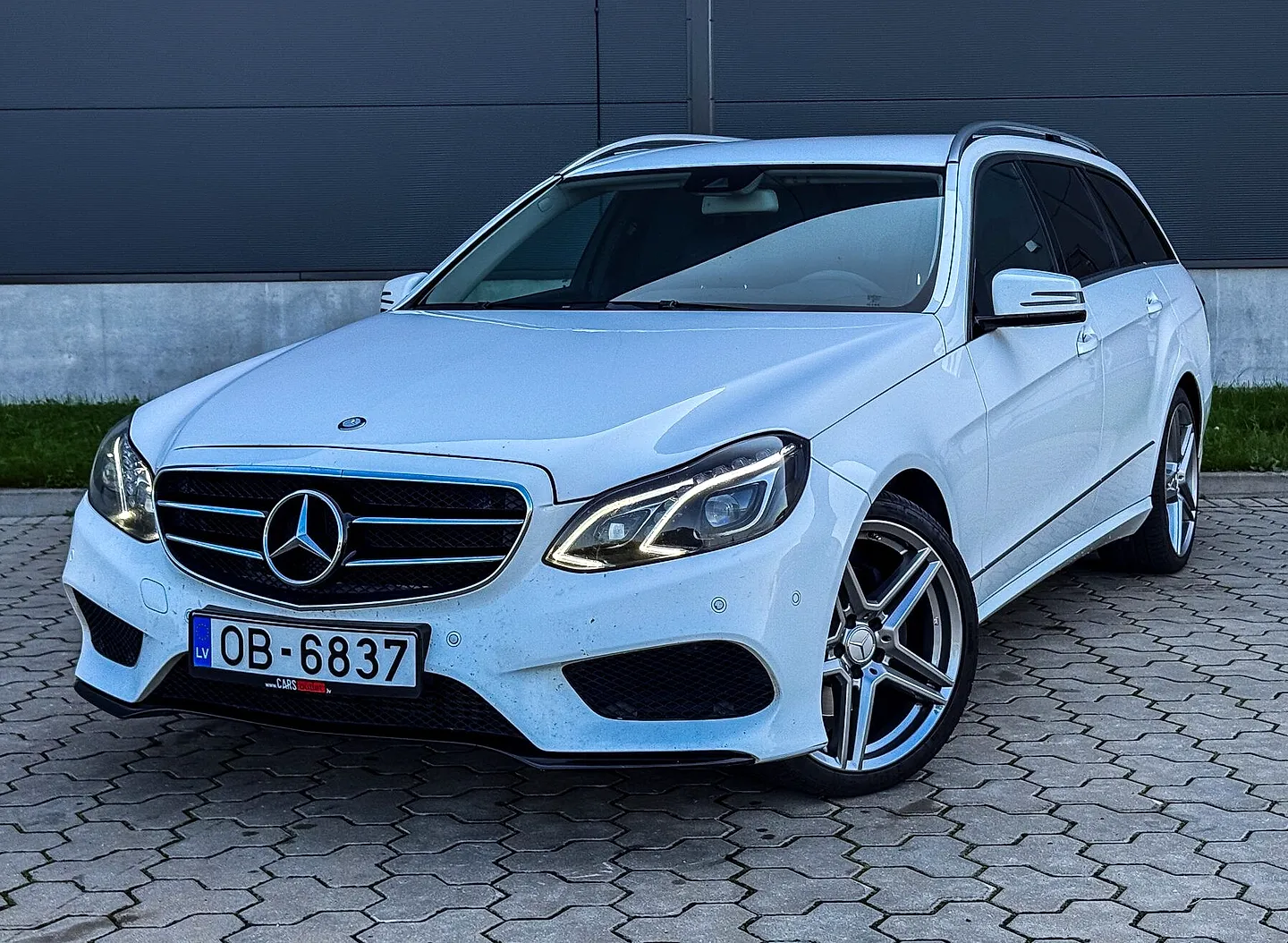 Mercedes-Benz Benz E 250, 2012. gads