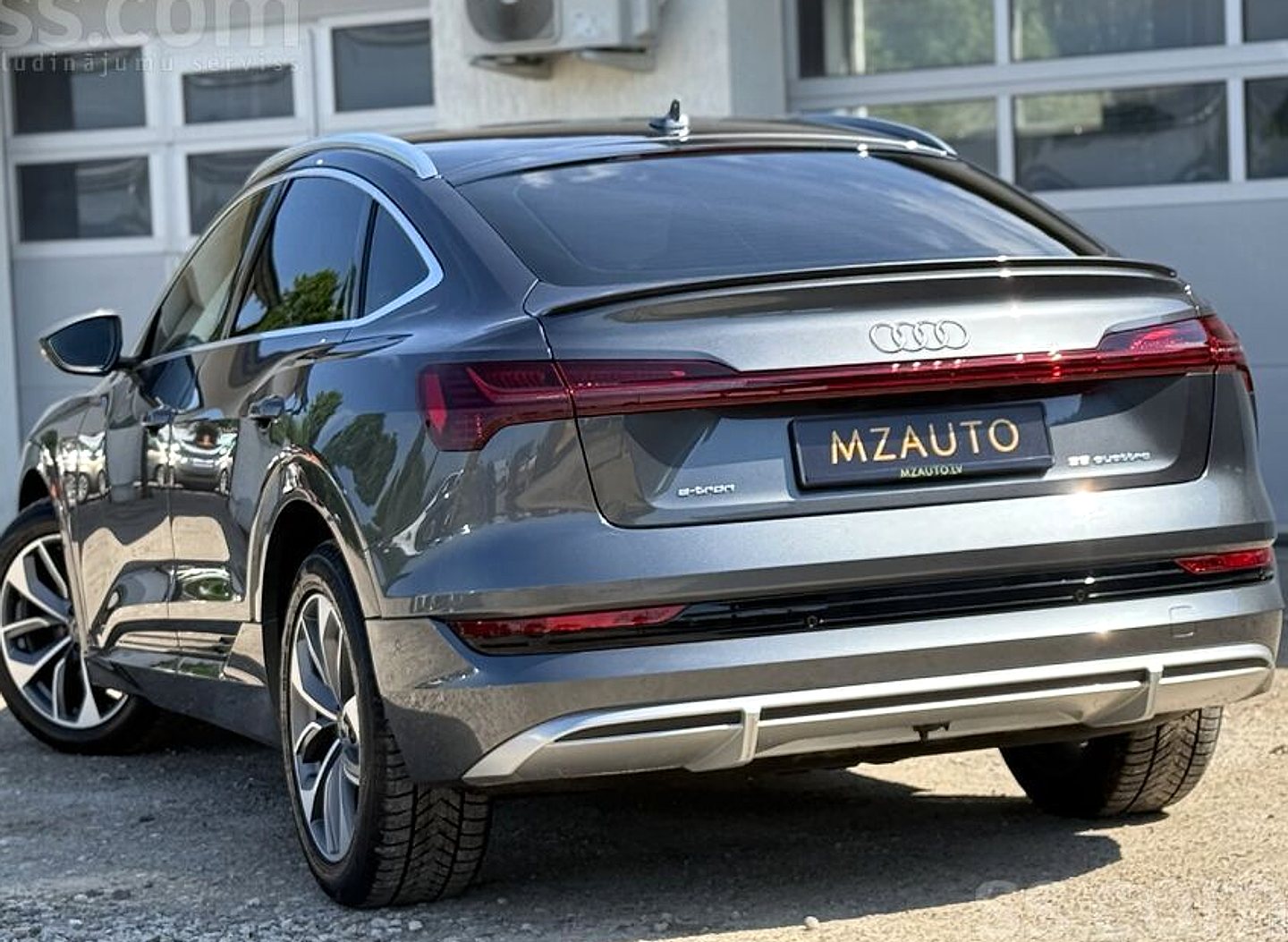 Audi E-tron — foto 3