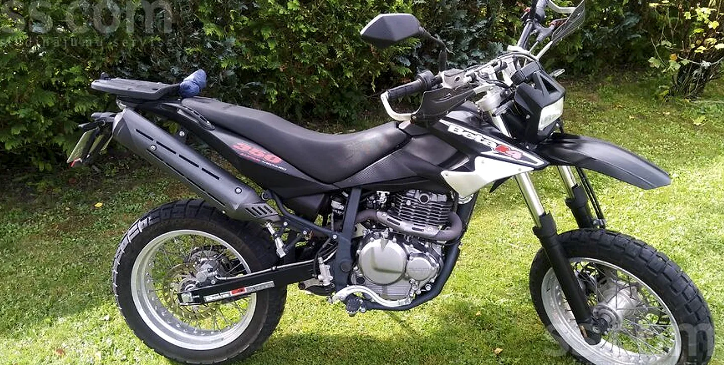 Suzuki Beta M4 Motard