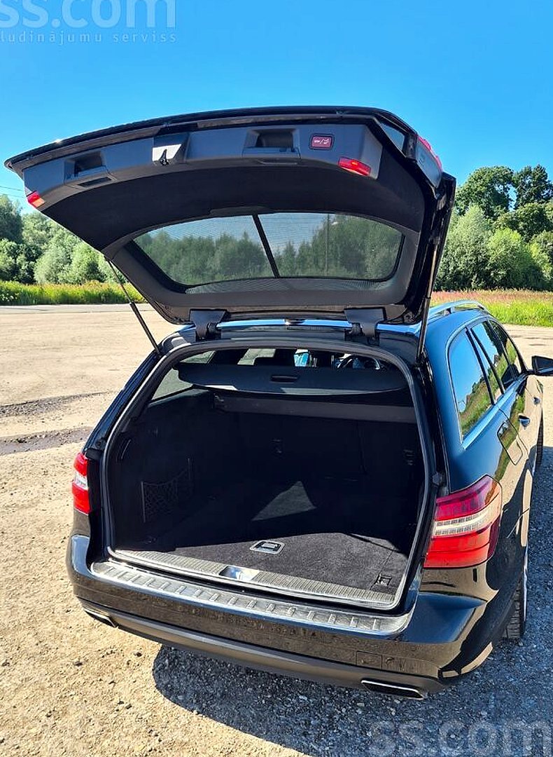 Mercedes-Benz E300 — foto 6
