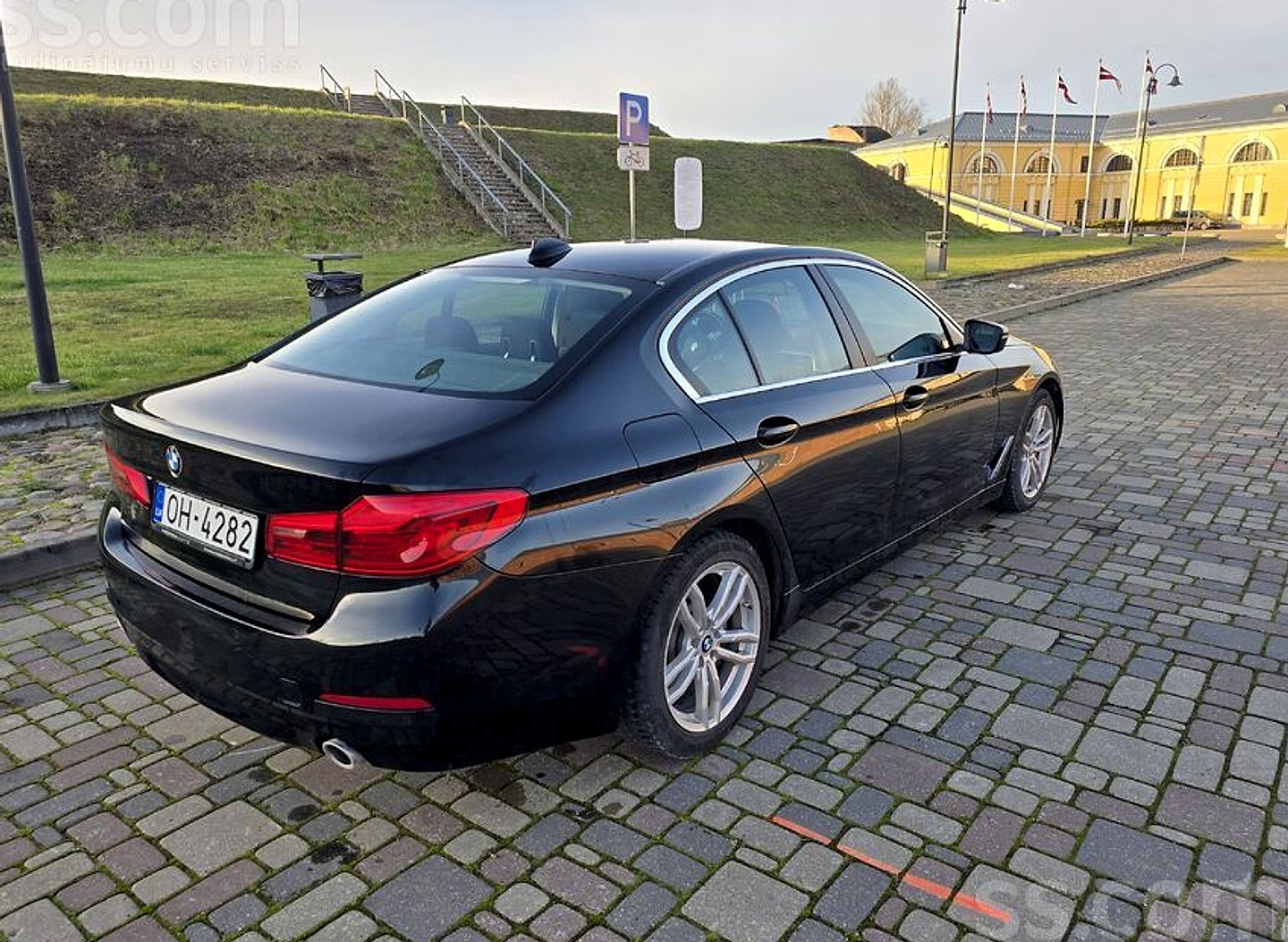 BMW 518 — foto 3
