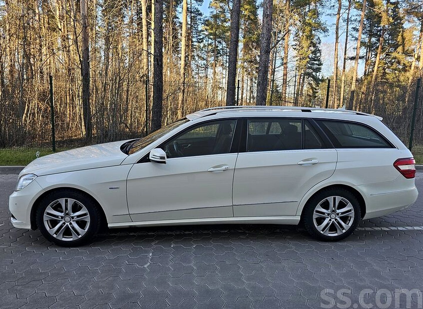 Mercedes-Benz E250 — foto 3