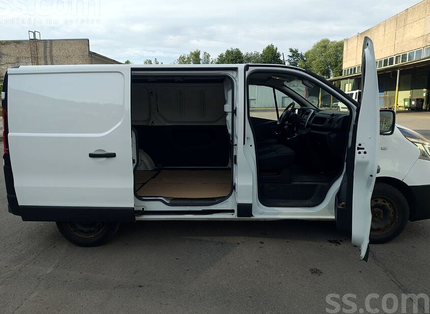 Renault Trafic — foto 6
