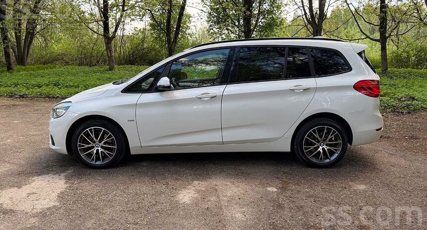 BMW 220 — foto 2