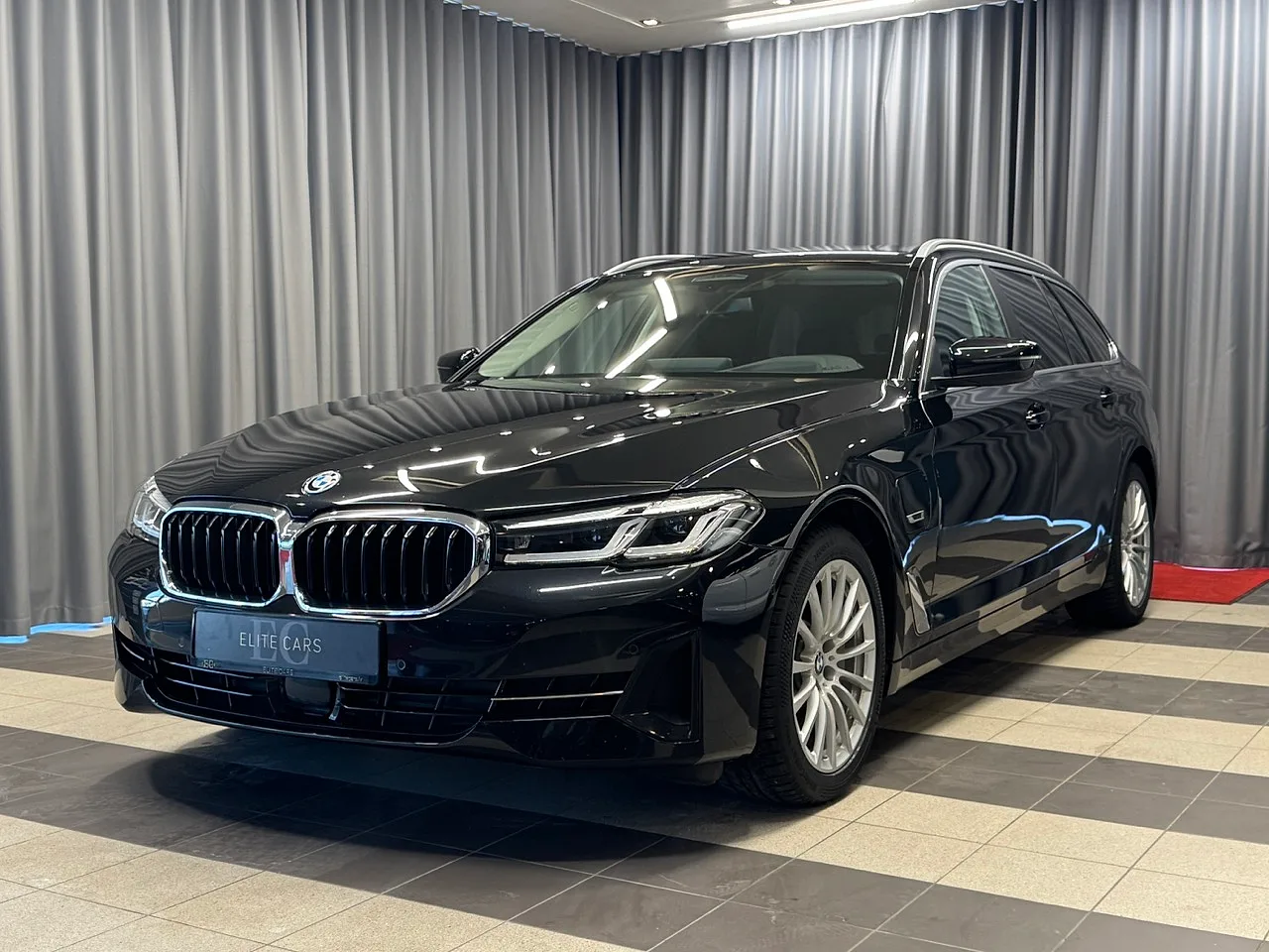 BMW 530e, 2021. gads