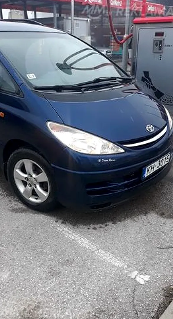 Toyota Previa, 2003. gads