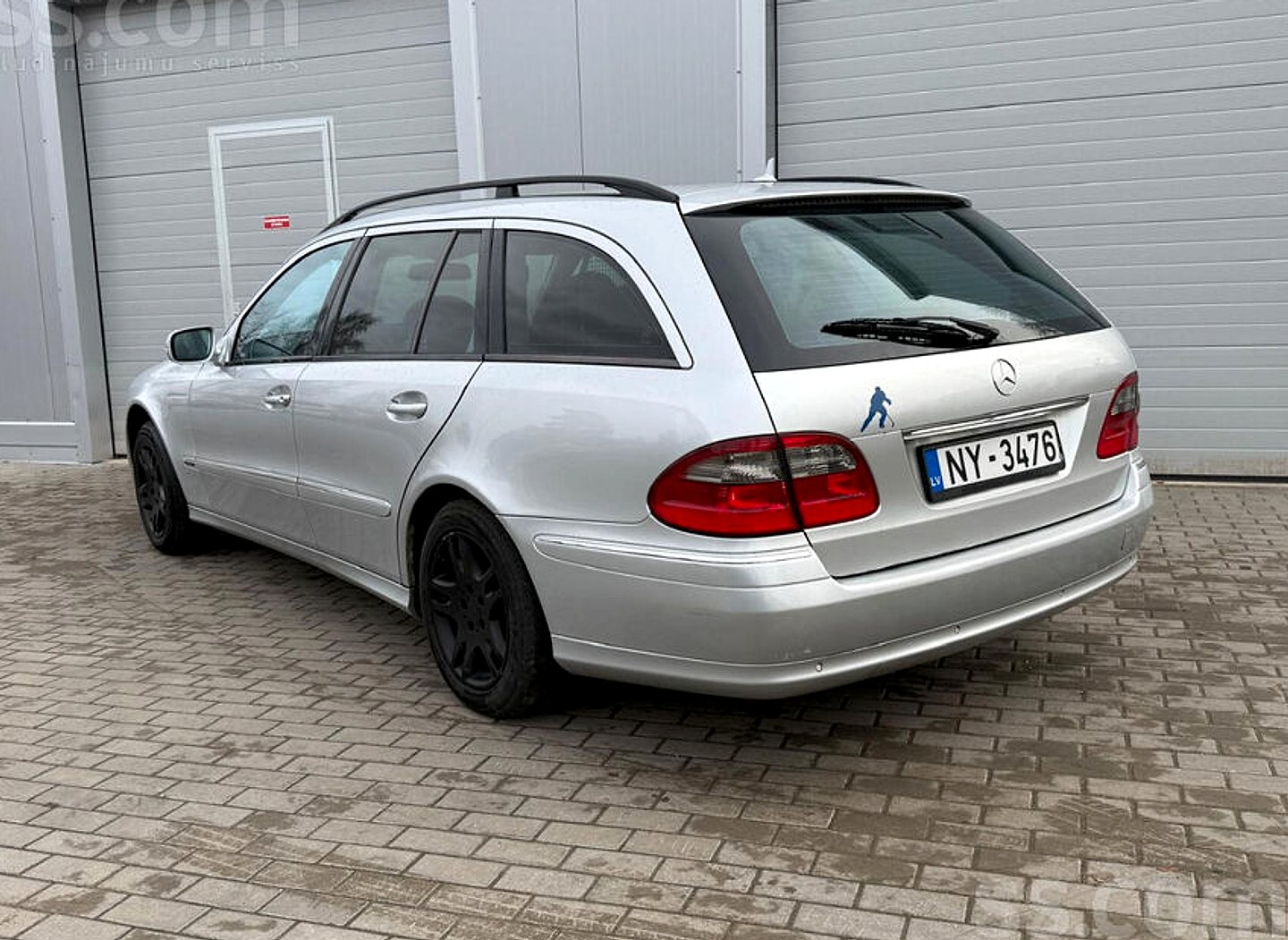 Mercedes-Benz E220 — foto 4