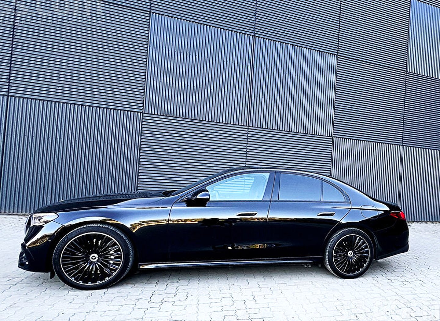 Mercedes-Benz E400 — foto 4