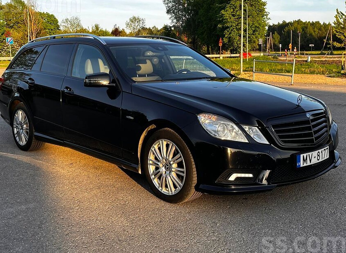 Mercedes-Benz E300 — foto 3