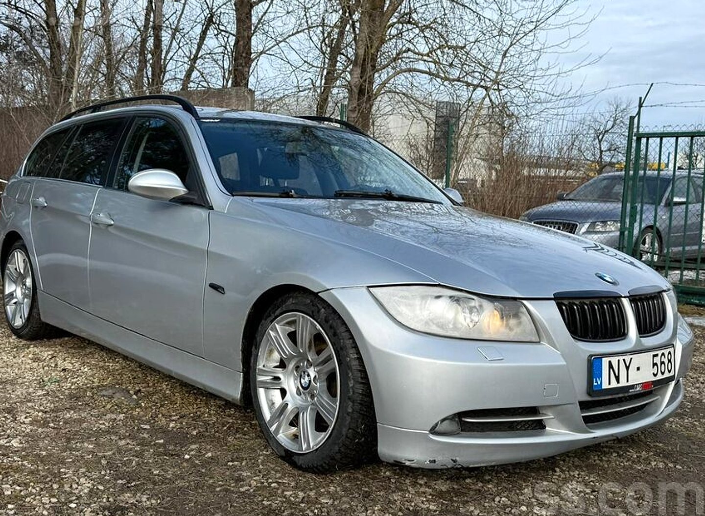 BMW 330 — foto 2