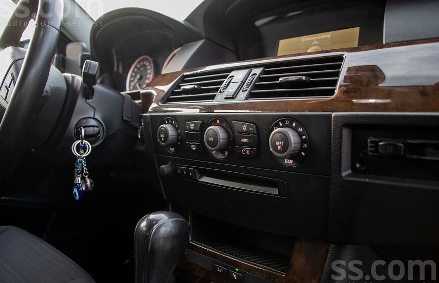 BMW 520 — foto 6