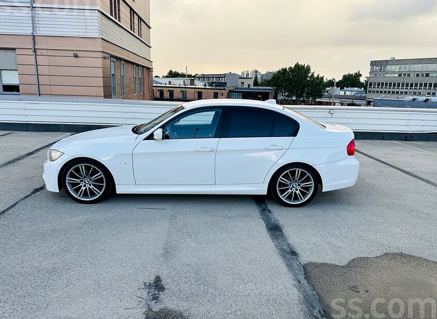 BMW 320 — foto 5