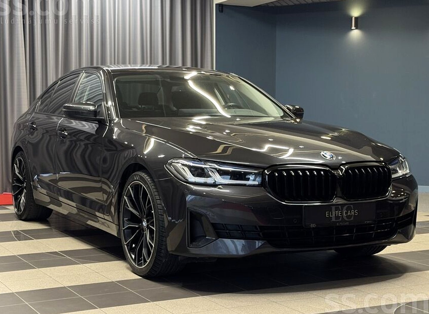 BMW 520 — foto 3