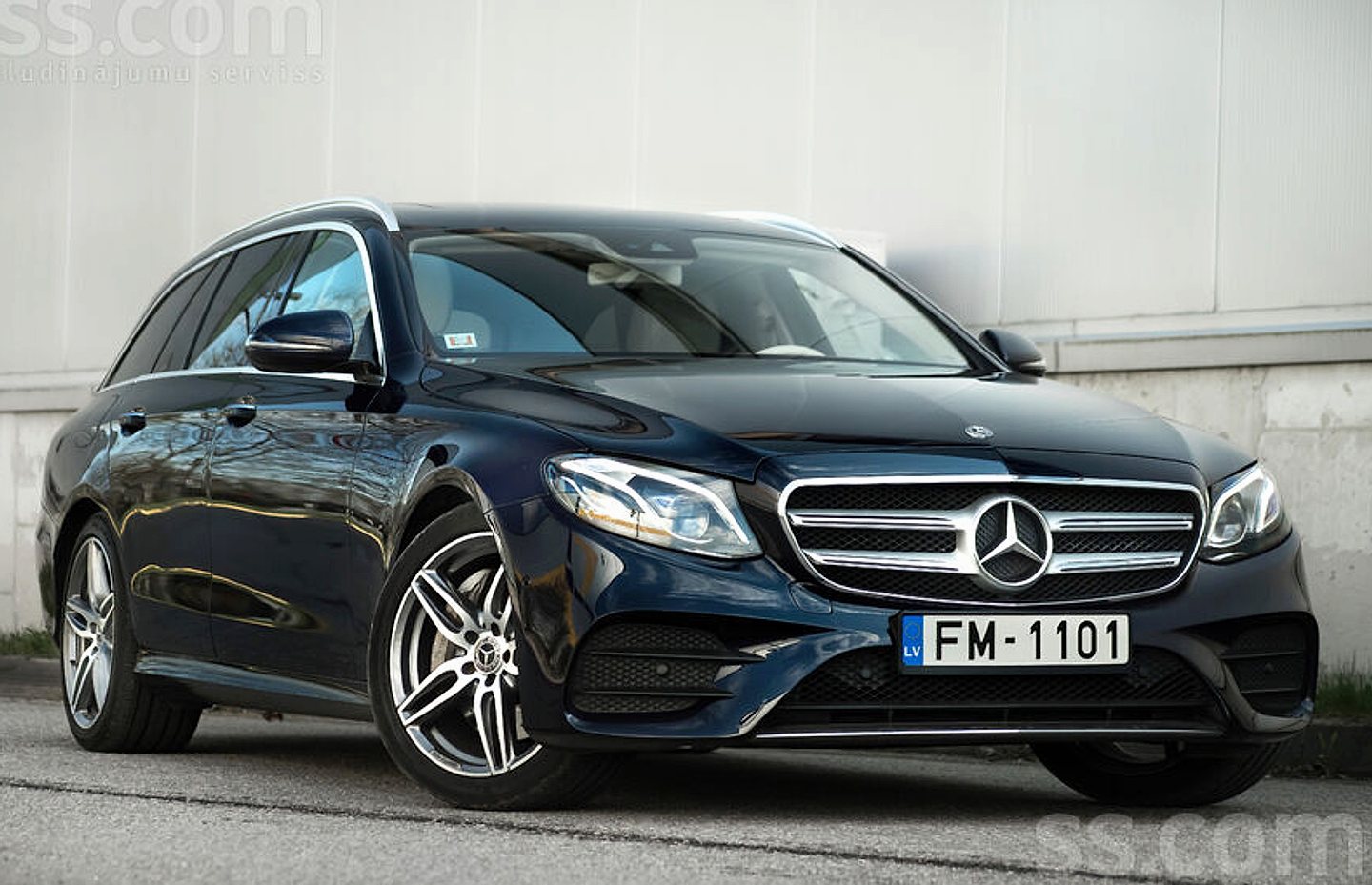 Mercedes-Benz E350 — foto 5