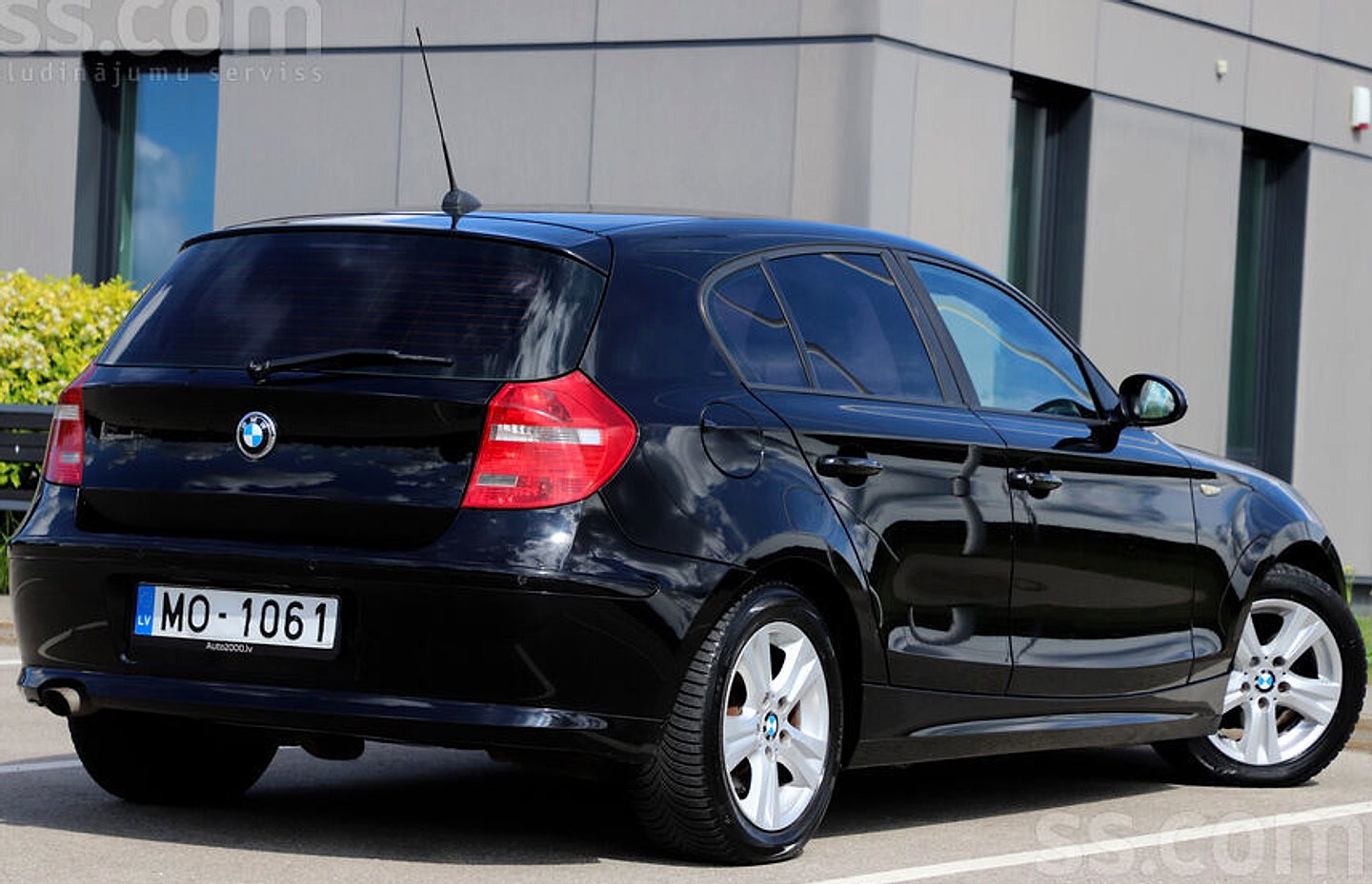 BMW 118 — foto 4