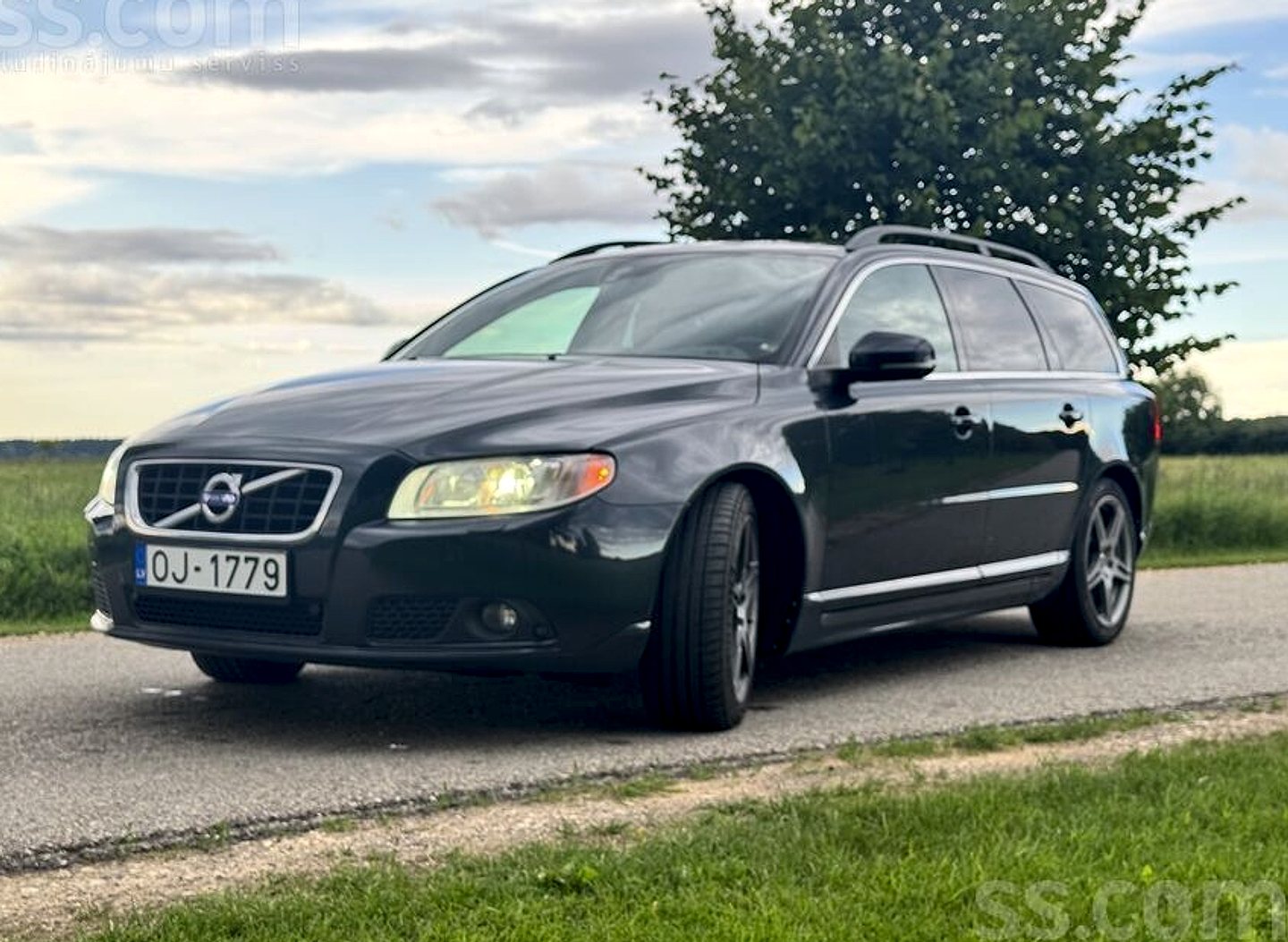 Volvo V70 — foto 2