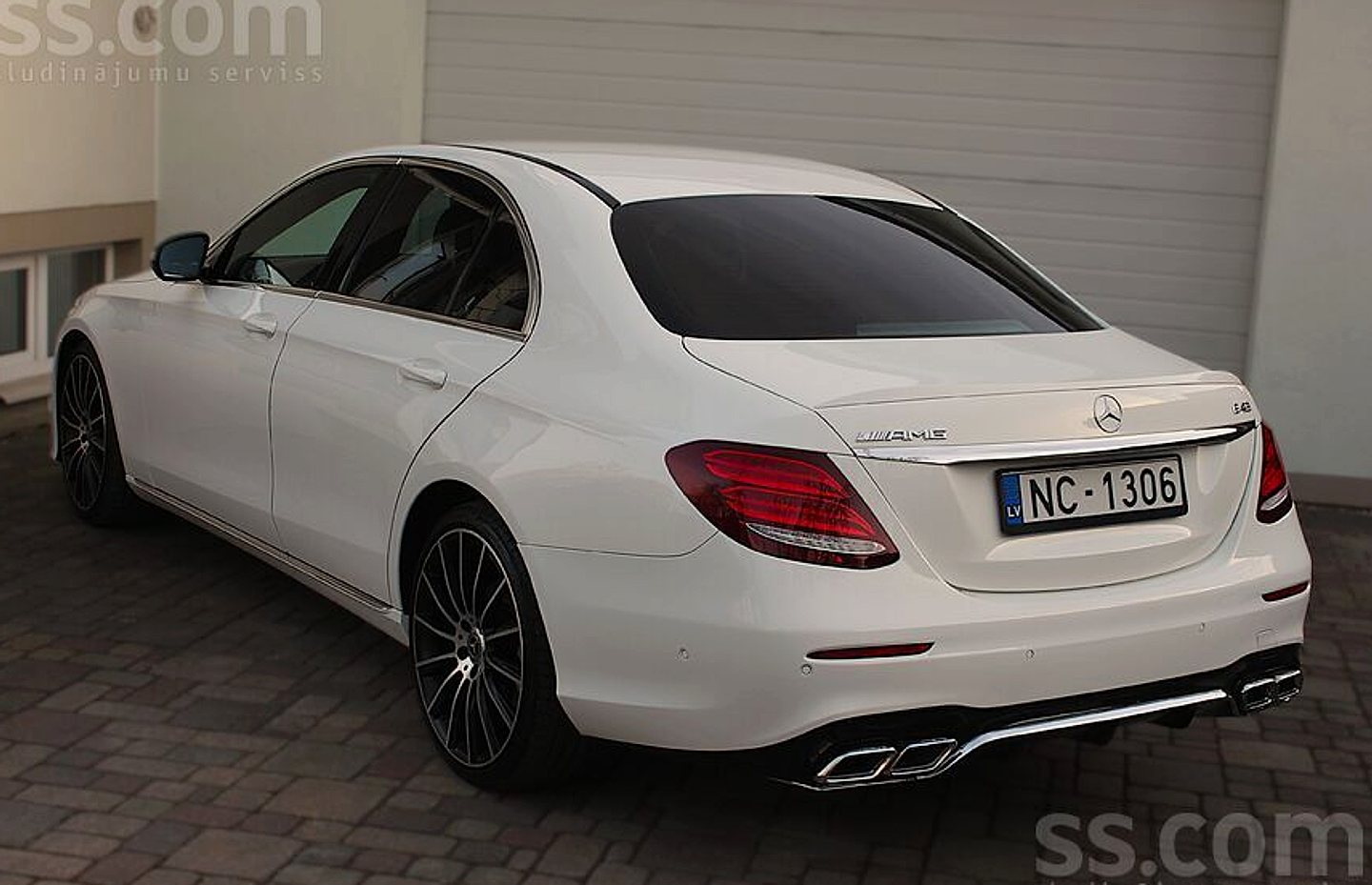 Mercedes-Benz E200 — foto 2