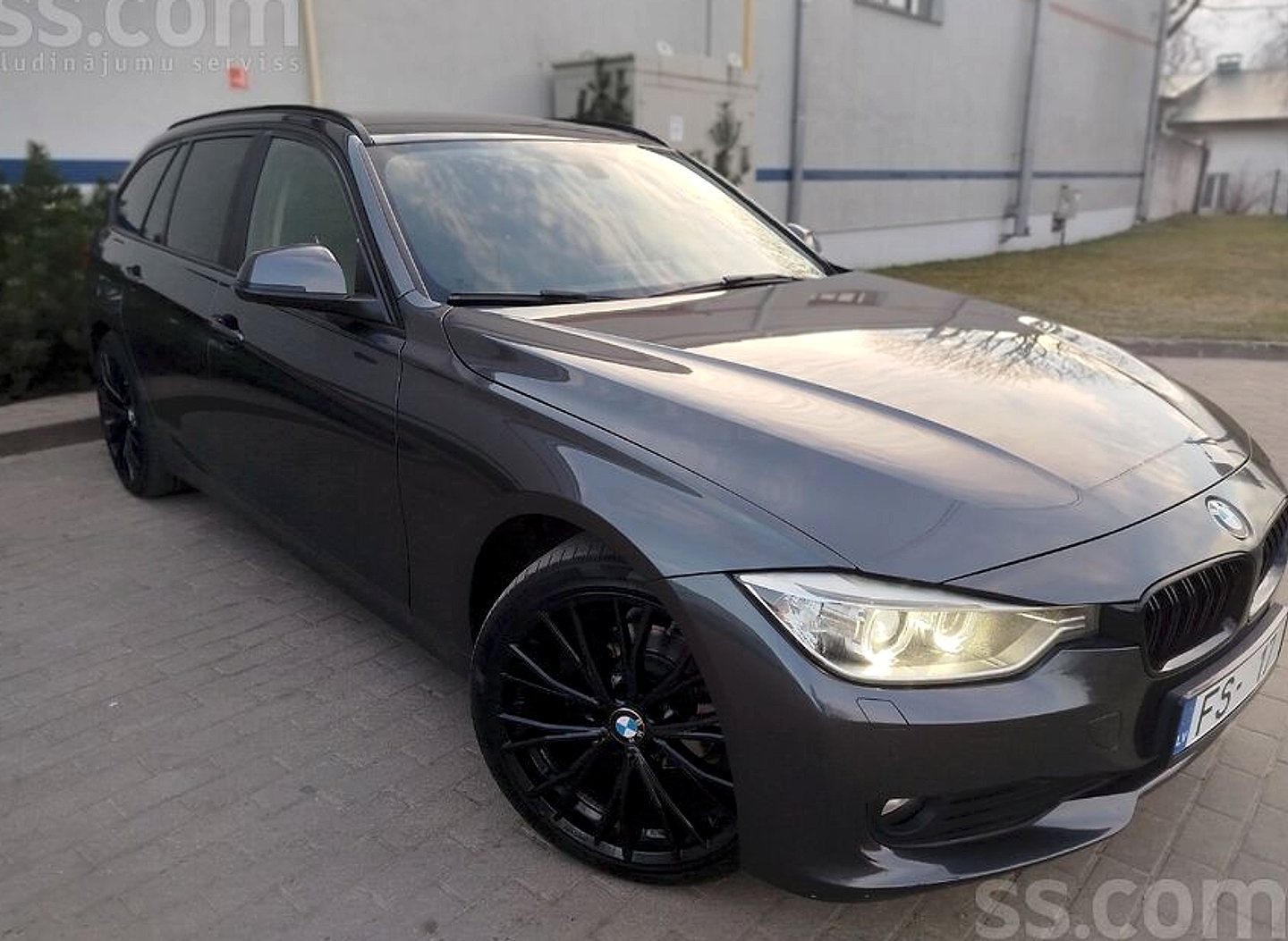 BMW 320 — foto 2