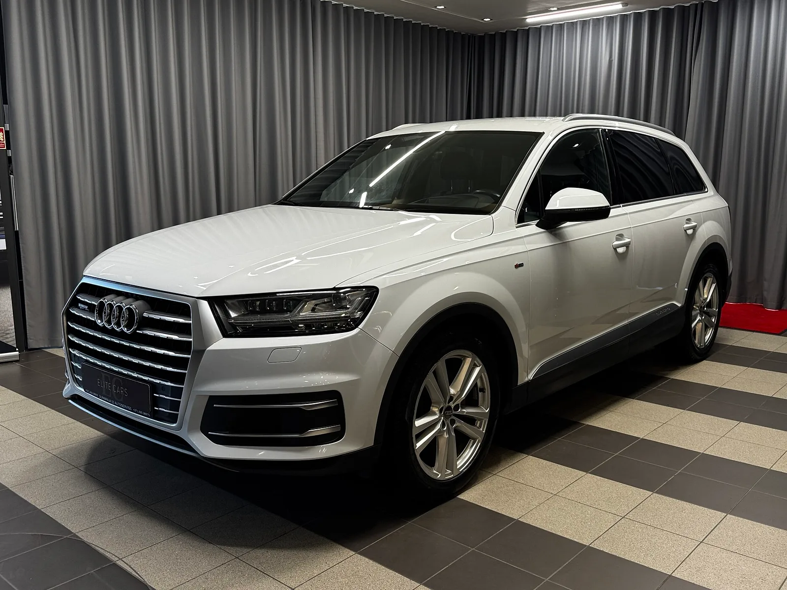 Audi Q7, 2015. gads