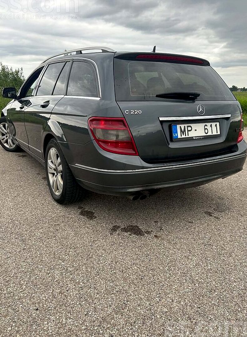Mercedes-Benz C200 — foto 2
