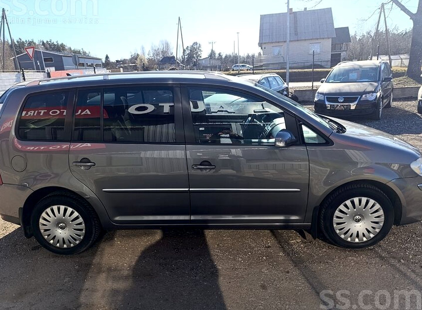 Volkswagen Touran — foto 6