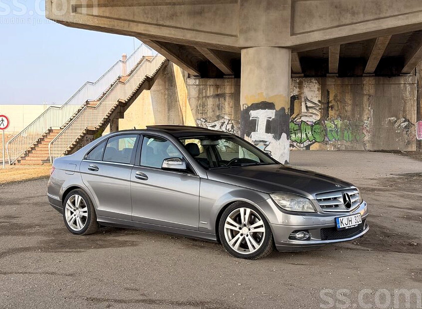 Mercedes-Benz C320 — foto 4