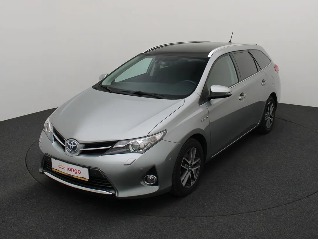 Toyota Auris — foto 2