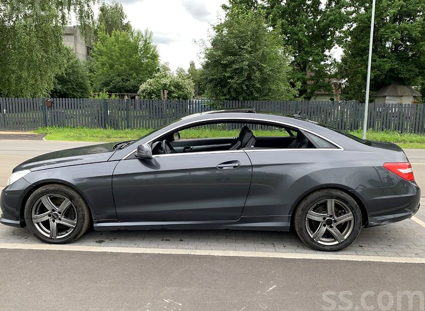 Mercedes-Benz E350 — foto 4