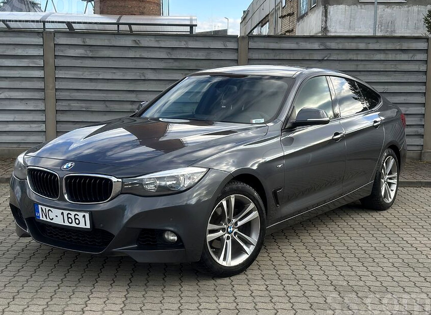 BMW 318 — foto 2