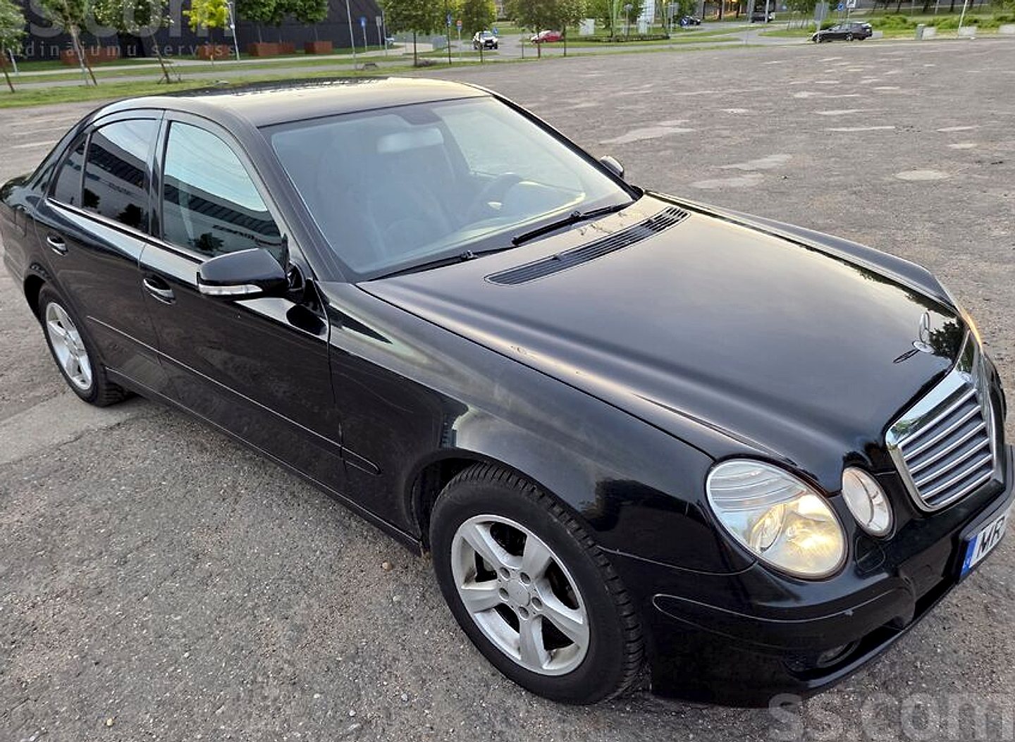 Mercedes-Benz E200 — foto 2