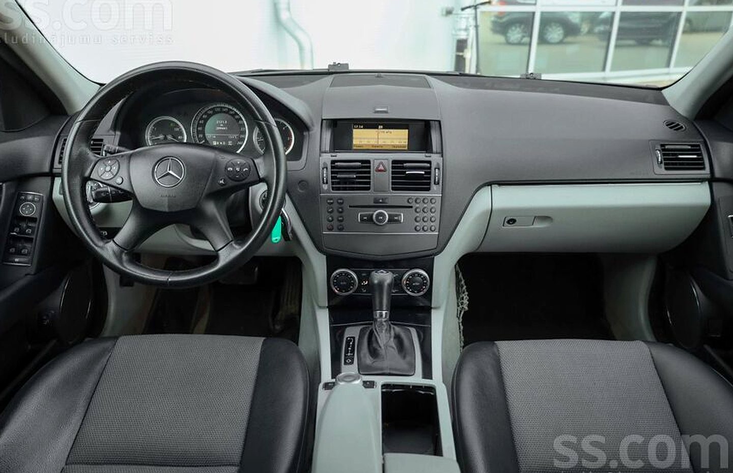 Mercedes-Benz C220 — foto 5