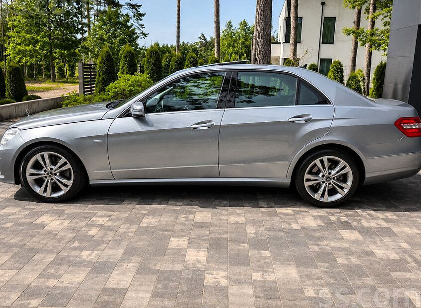 Mercedes-Benz E350 — foto 5