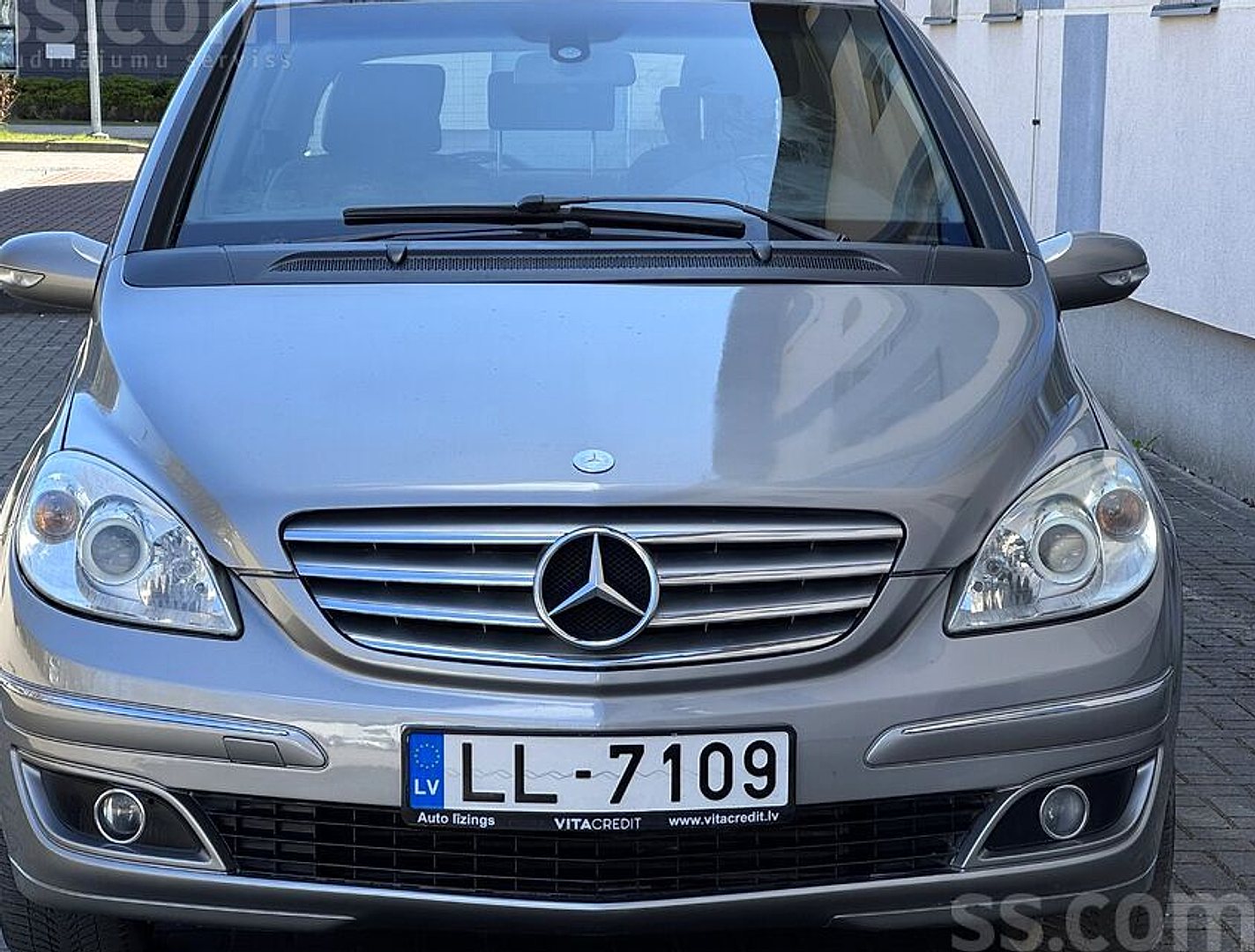 Mercedes-Benz B180 — foto 3