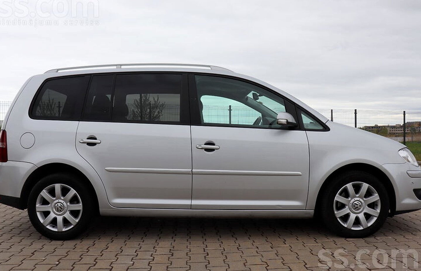 Volkswagen Touran — foto 5