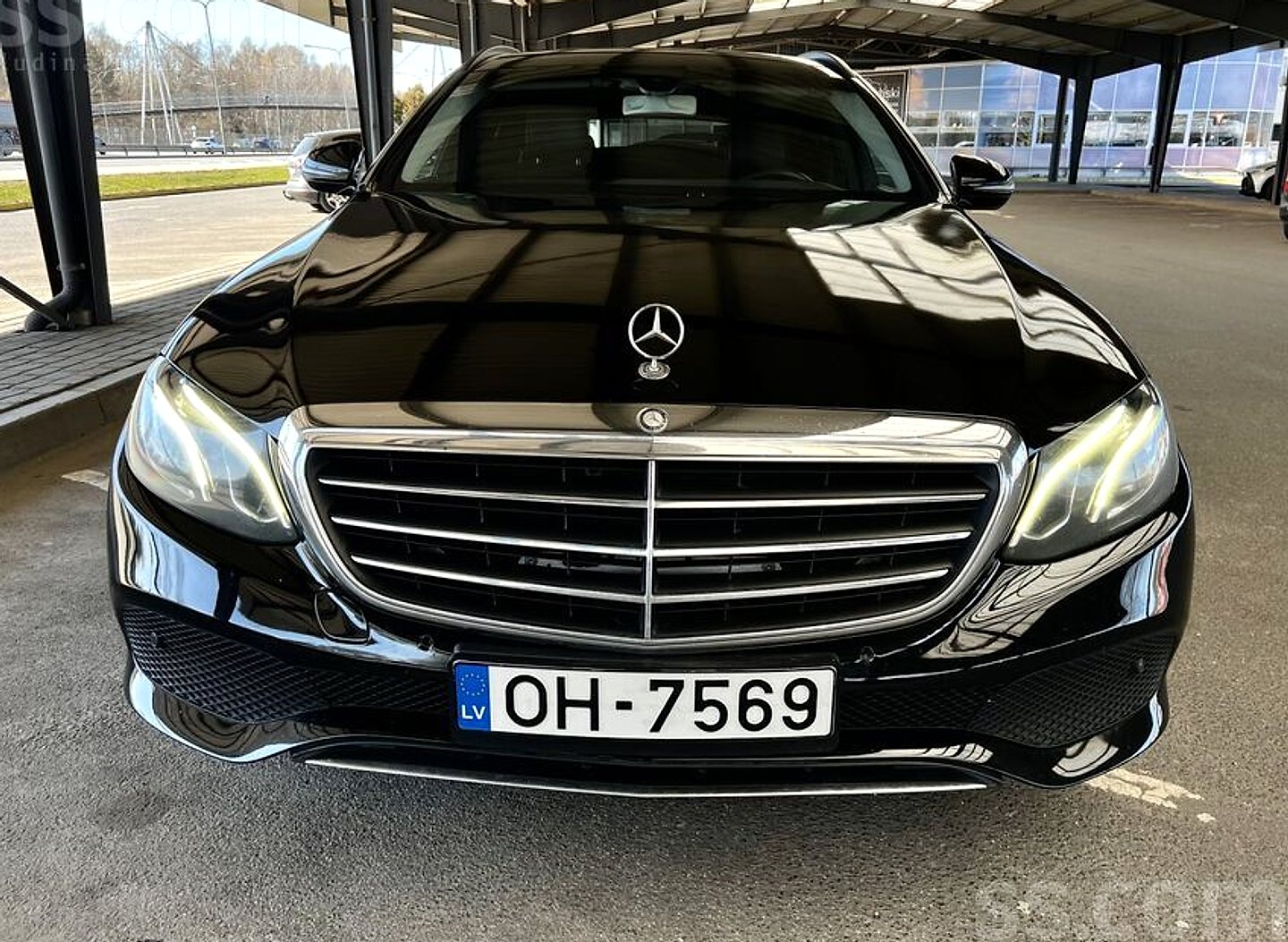 Mercedes-Benz E220 — foto 6