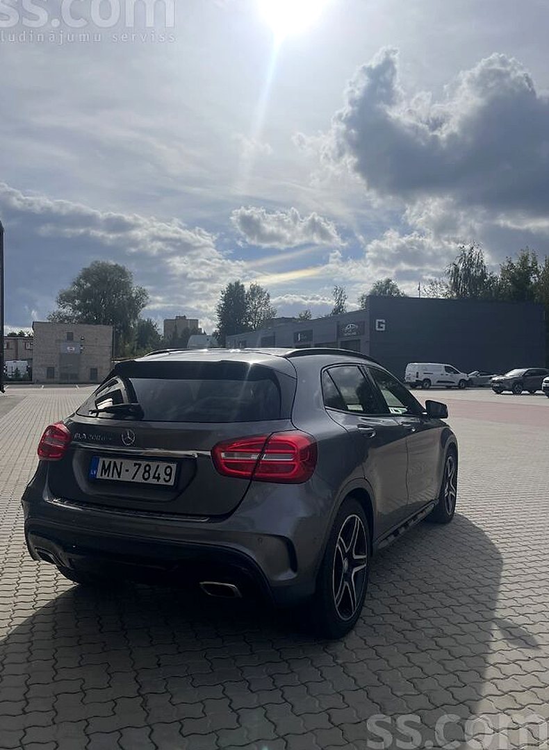 Mercedes-Benz GLA200 — foto 4