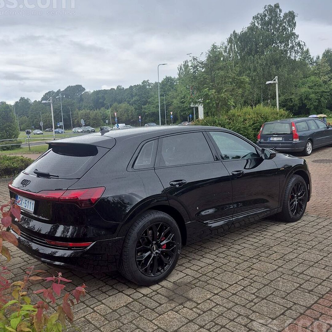 Audi E-tron — foto 5