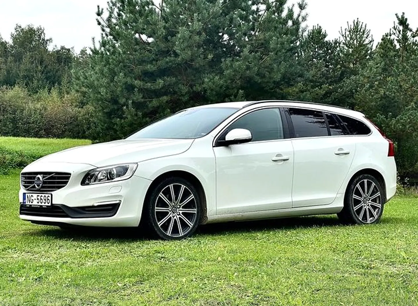 Volvo V60, 2017. gads