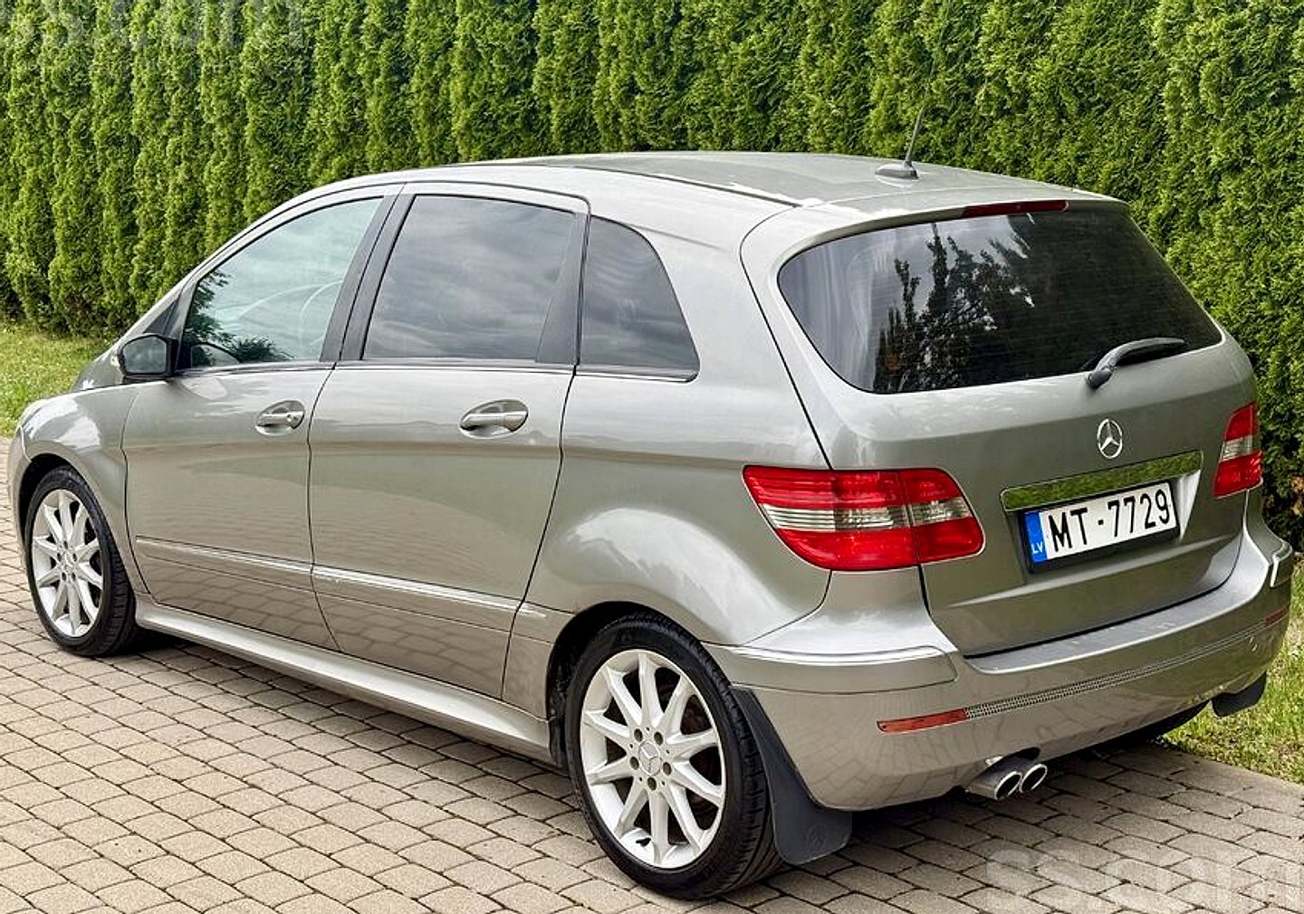 Mercedes-Benz B200 — foto 3