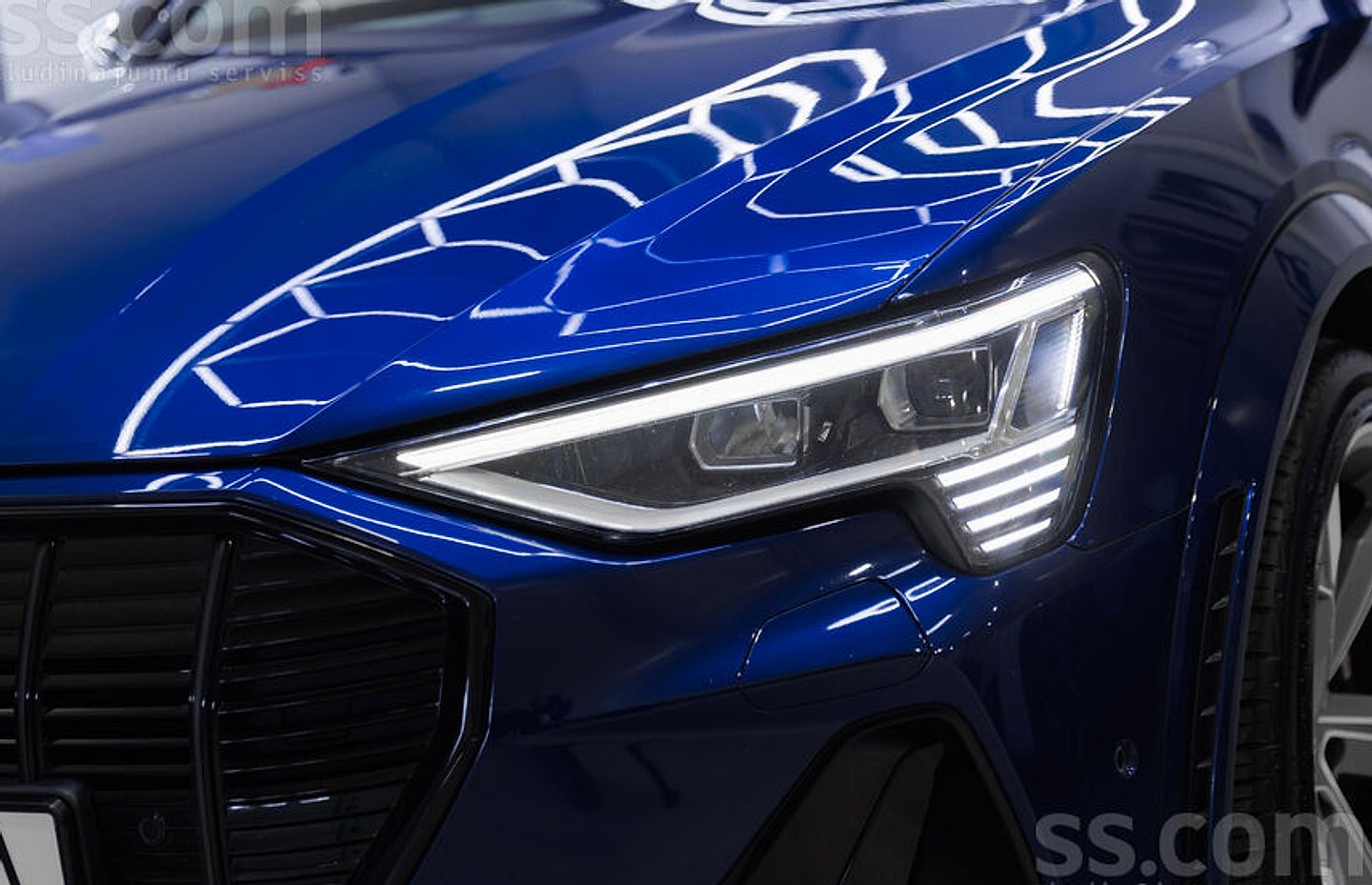 Audi E-tron — foto 4