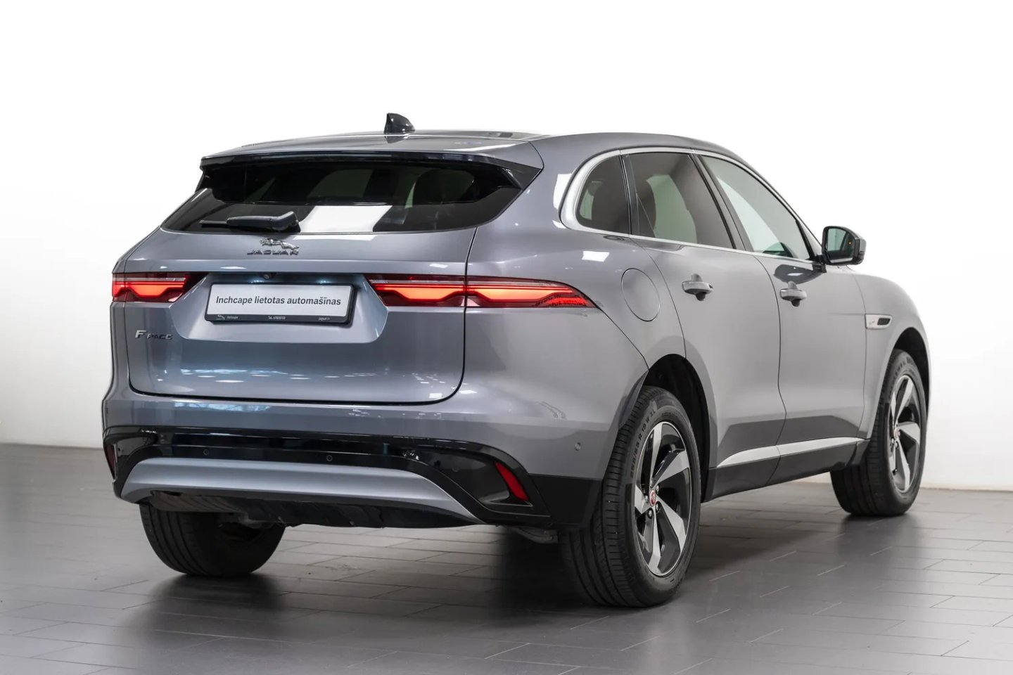 Jaguar F PACE — foto 4