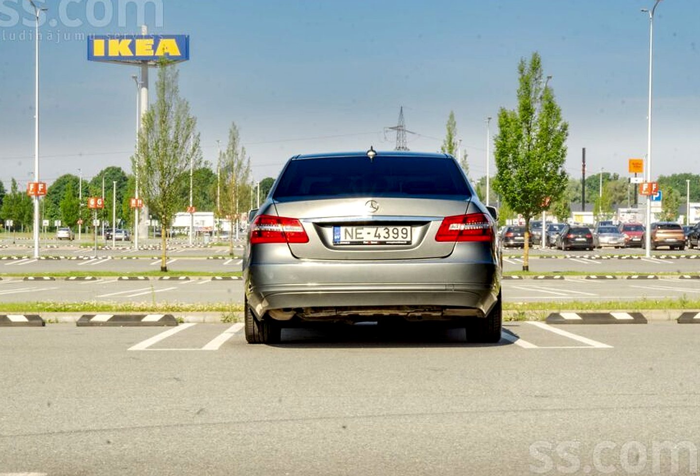 Mercedes-Benz E220 — foto 6