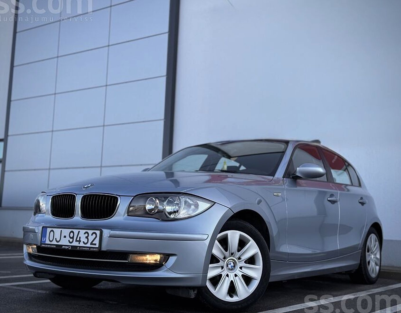 BMW 118 — foto 2