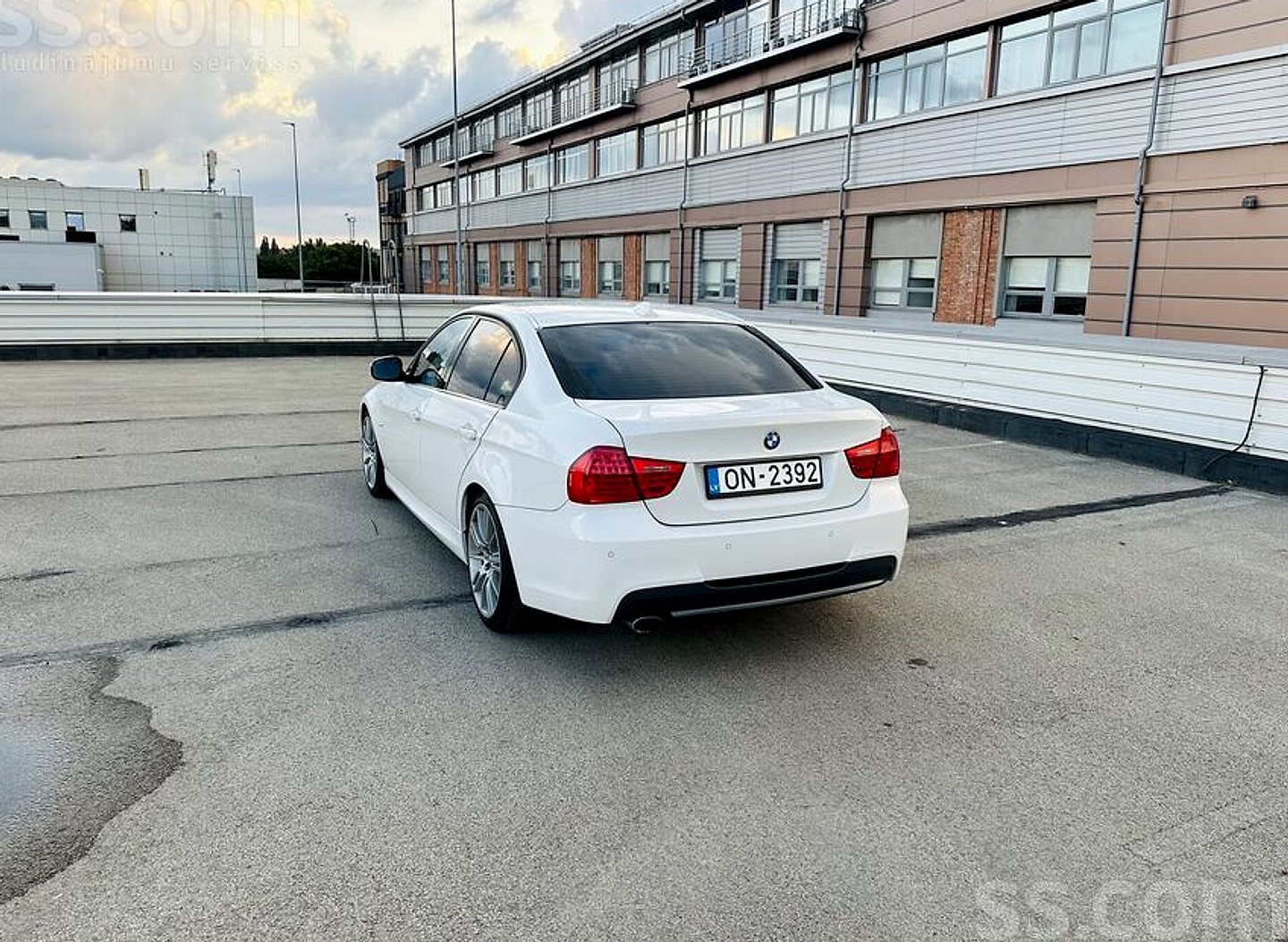 BMW 320 — foto 6