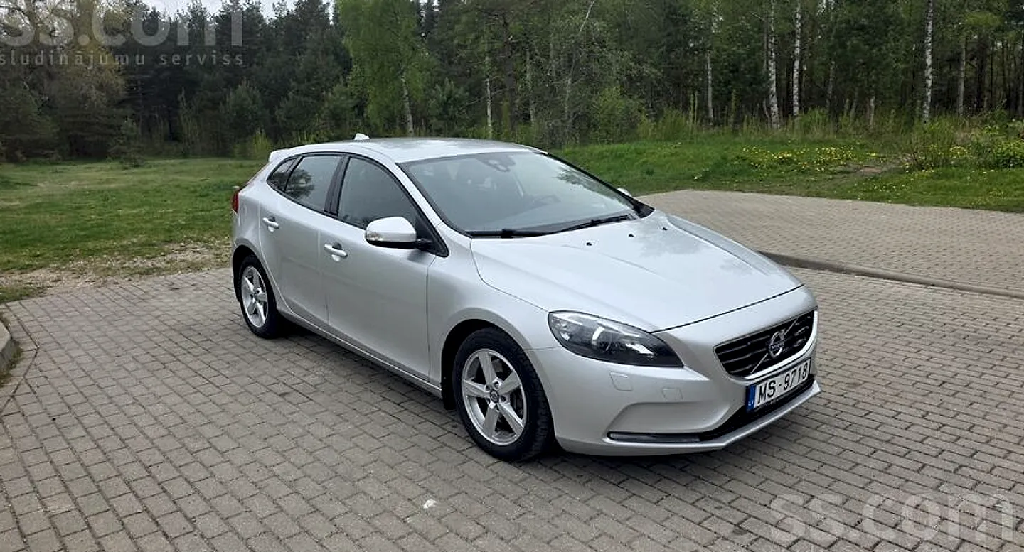 Volvo V40, 2013. gads